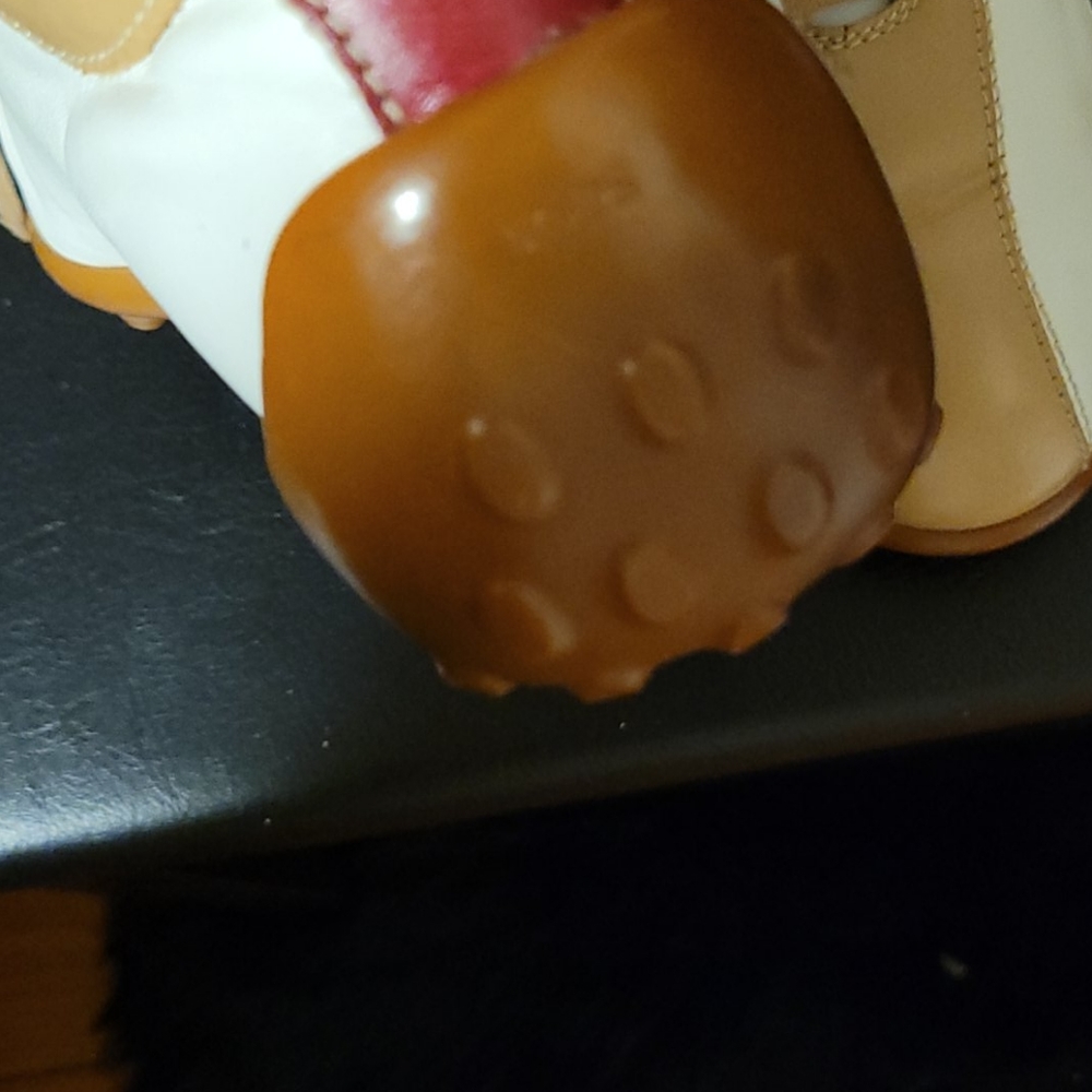 Shoes - Picture 2 of 6